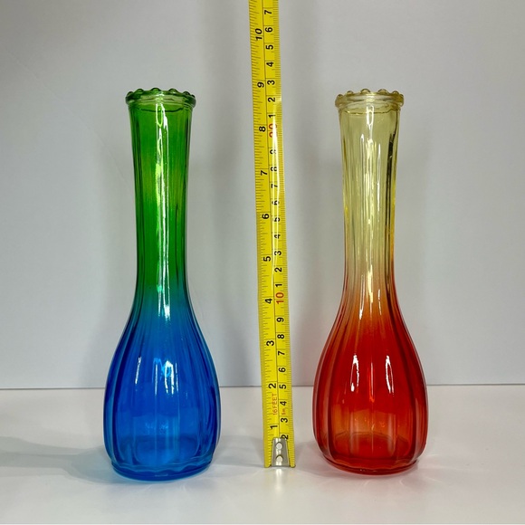 VTG Retro Jeanette Ribbed Amberina Bud Vase Green Blue  Red Yellow Ombre Set 2 - Picture 9 of 11